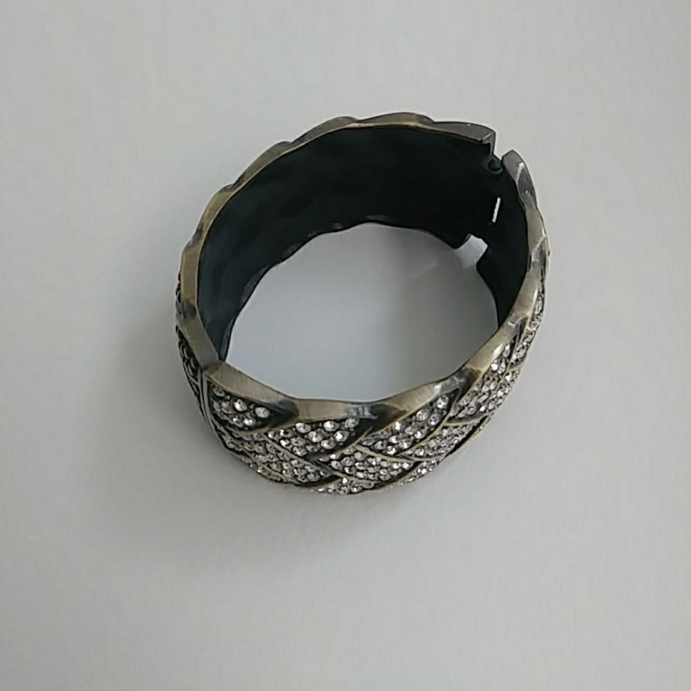 ★ HP★Vintage Look Crystal Statement Bracelet - Picture 5 of 7